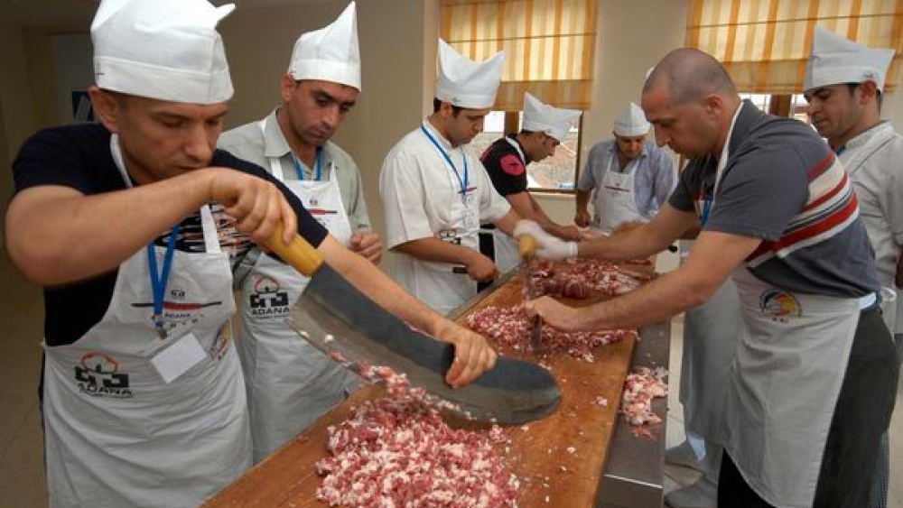 Adana Kebabına Lezzetini Veren Zırh ve 1 Yaşındaki Kuzusu