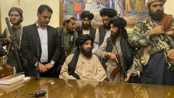 Afganistan'da Taliban kontrolü, Kabil'de panik