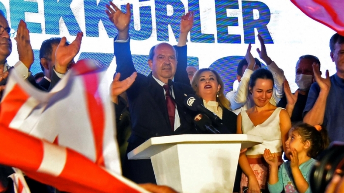 Başbakan Tatar, Kıbrıs Türk seçiminde görevdeki cumhurbaşkanını devirdi