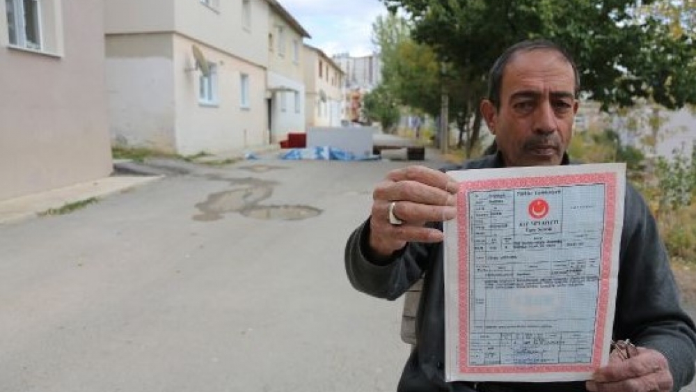 Belediye İzinsiz Arsasına Yol Yapınca Çekyat İle Kapattı