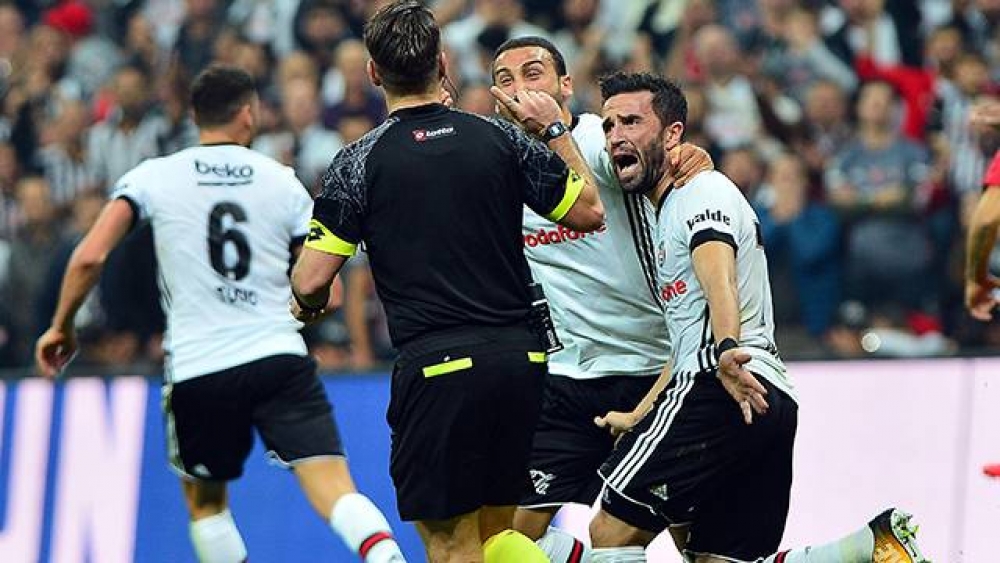 Cenk Tosun'dan ağır küfür