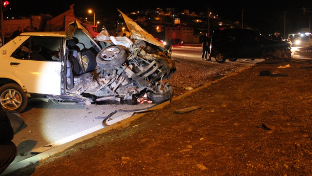 Çorum ve Çanakkale'deki Kazalarda 3 Kişi Öldü 4 Kişi Yaralandı