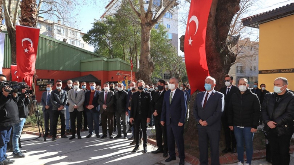 Denizli Büyükşehir, usta halk ozanı Özay Gönlüm'ü unutmadı