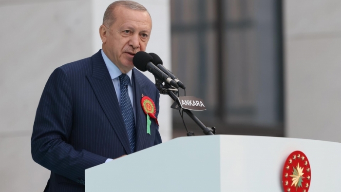 Erdoğan, AKP'nin yeni tüzük taslağını 2022'nin başlarında kamuoyuna açıklayacağını söyledi