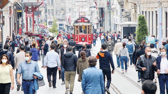 İstanbul'un nüfusu hafif düşüşe rağmen 75'ten fazla ülke