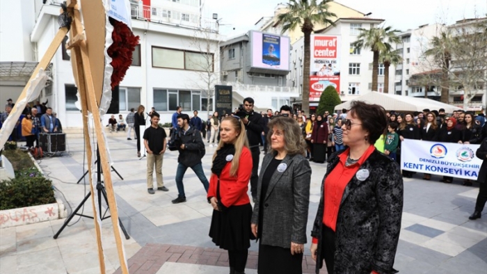 Kadınlar Ata’nın huzurunda