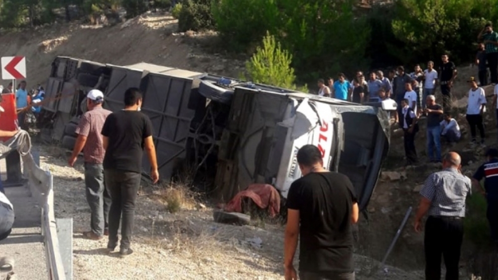Mersin'de askerleri taşıyan otobüs kaza yaptı! Şehit ve yaralılar var