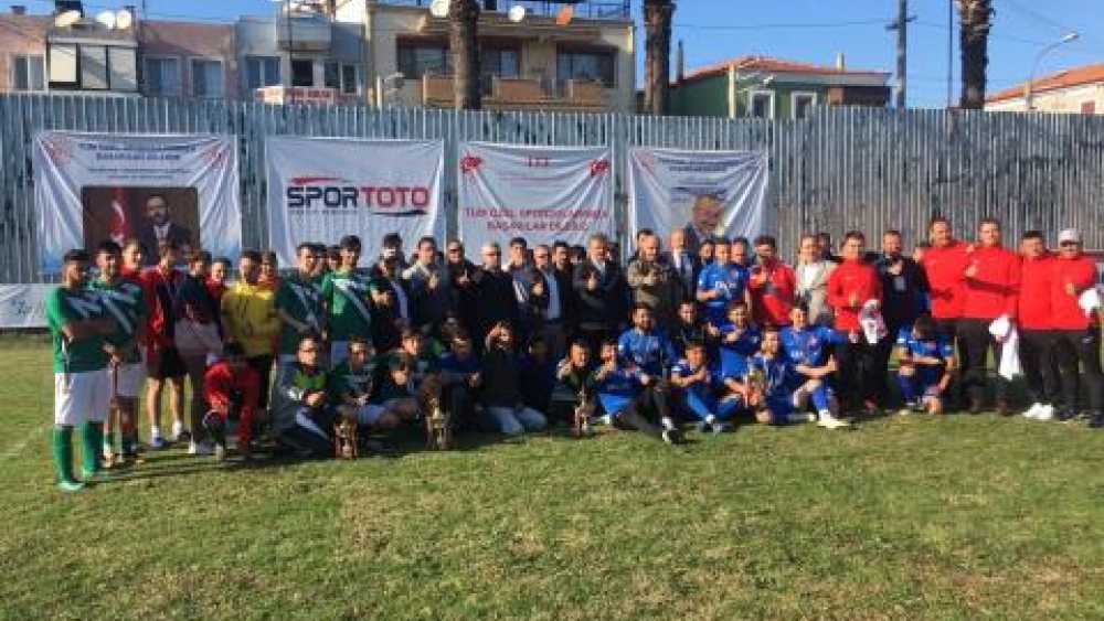 Özel Sporcular Futbol Ligi Dörtlü Final'in şampiyonu Kocaeli Yaşam Koçluğu