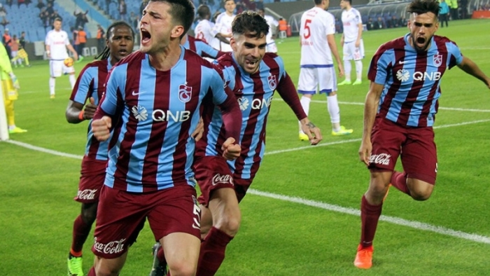 Trabzonspor Evinde Karabükspor'u Devirdi