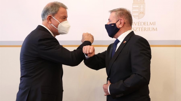 Türk ve Macar savunma şefleri işbirliğini tartışıyor