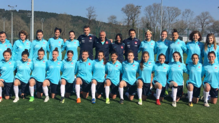 U19 Kadın Milliler, Elit Tur için İrlanda Cumhuriyeti'nde