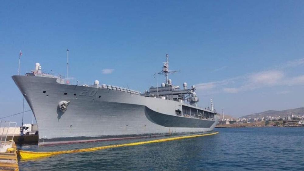 USS Mount Whitney Pire'de geldi